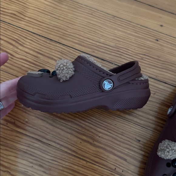 NEW Crocs Kids' Classic Lined I Am Clogs Faux Shearling Brown Bear Clog C10 - Picture 2 of 3